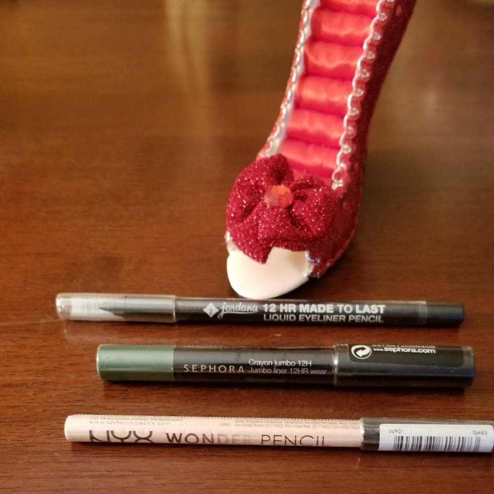 Eye pencils - Picture 1 of 4